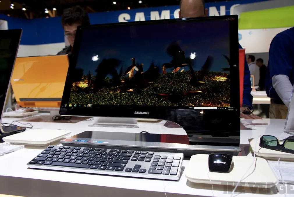 Gallery Photo: Samsung Series 9 all-in-one PC photos
