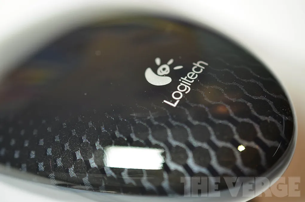 Logitech Touch Mouse M600 hands-on photos