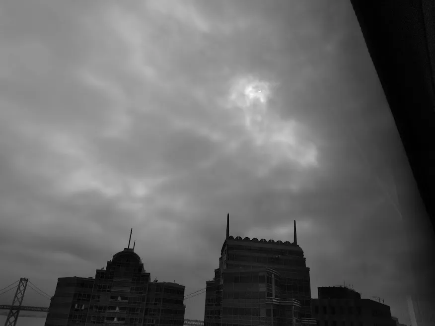 Monochrome / Essential Phone