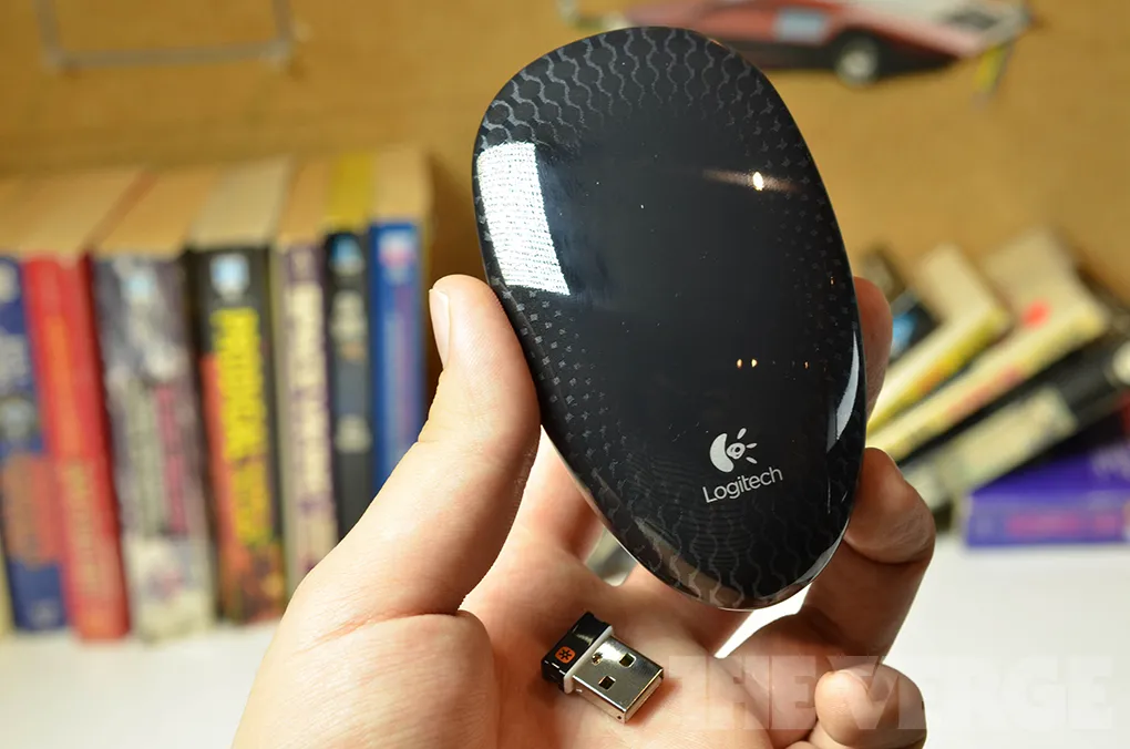 Logitech Touch Mouse M600 hands-on photos