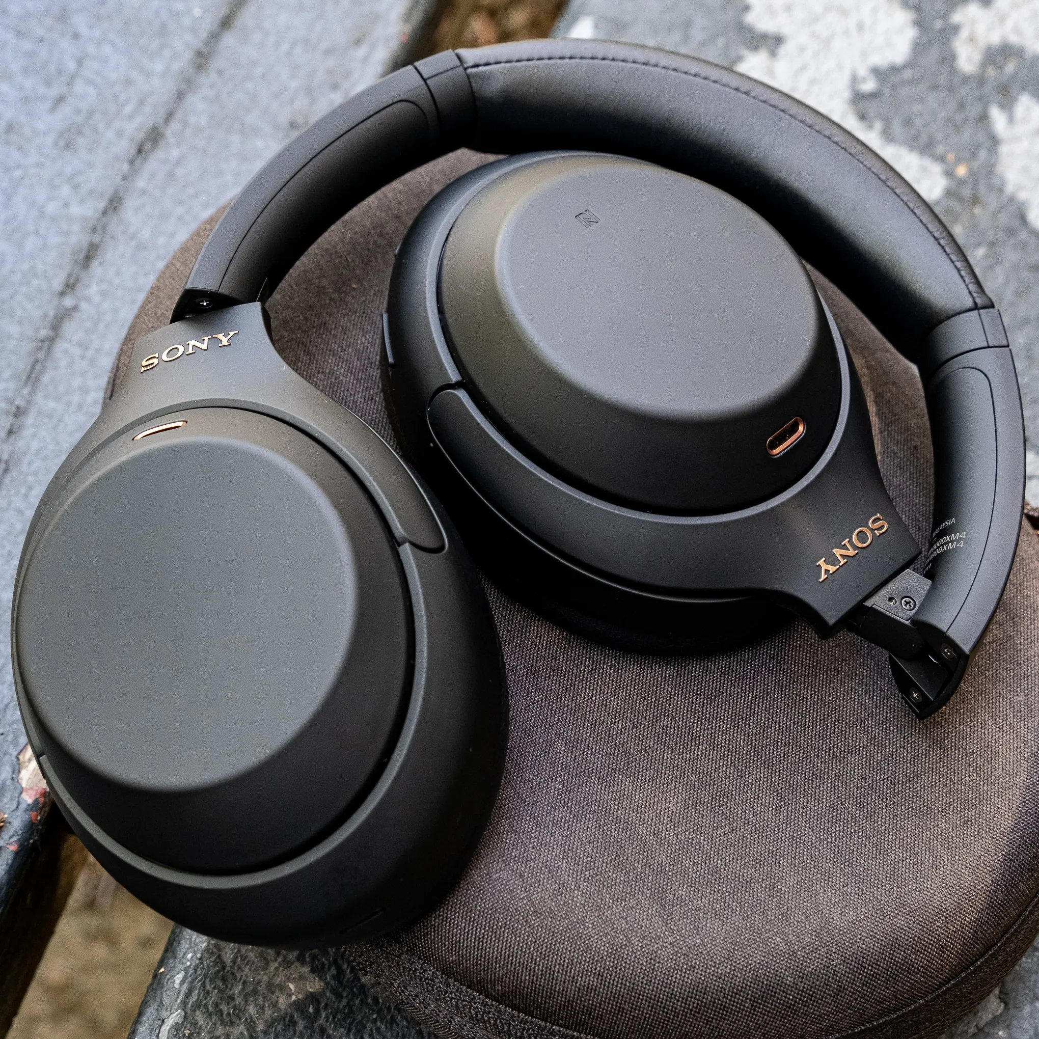 You can manage simultaneous Bluetooth connections in Sony’s Headphones Connect app.